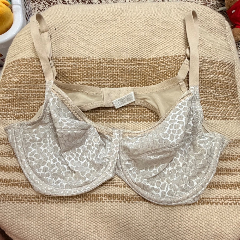 Wacoal Retro Chic Full Figure‎ Underwire Bra 40D Tan White Animal Lace 855107